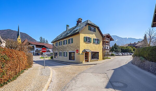 Mehrfamilienhaus avec 11 pièces | Rottach-Egern | 70215 | In unmittelbarer Nähe zum See.