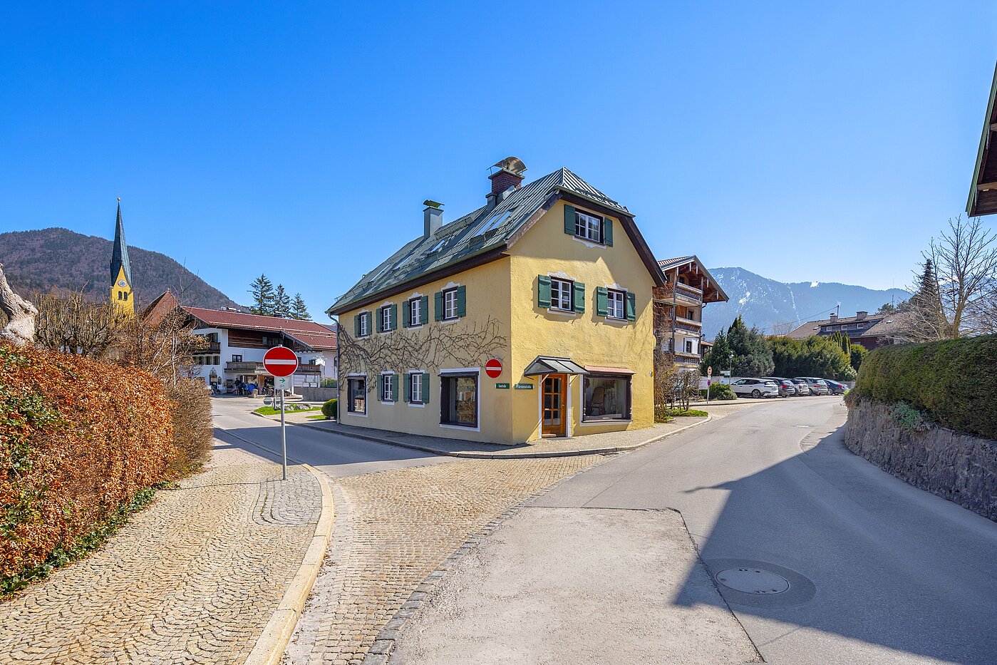 Mehrfamilienhaus avec 11 pièces | Rottach-Egern | 70215 | In unmittelbarer Nähe zum See.
