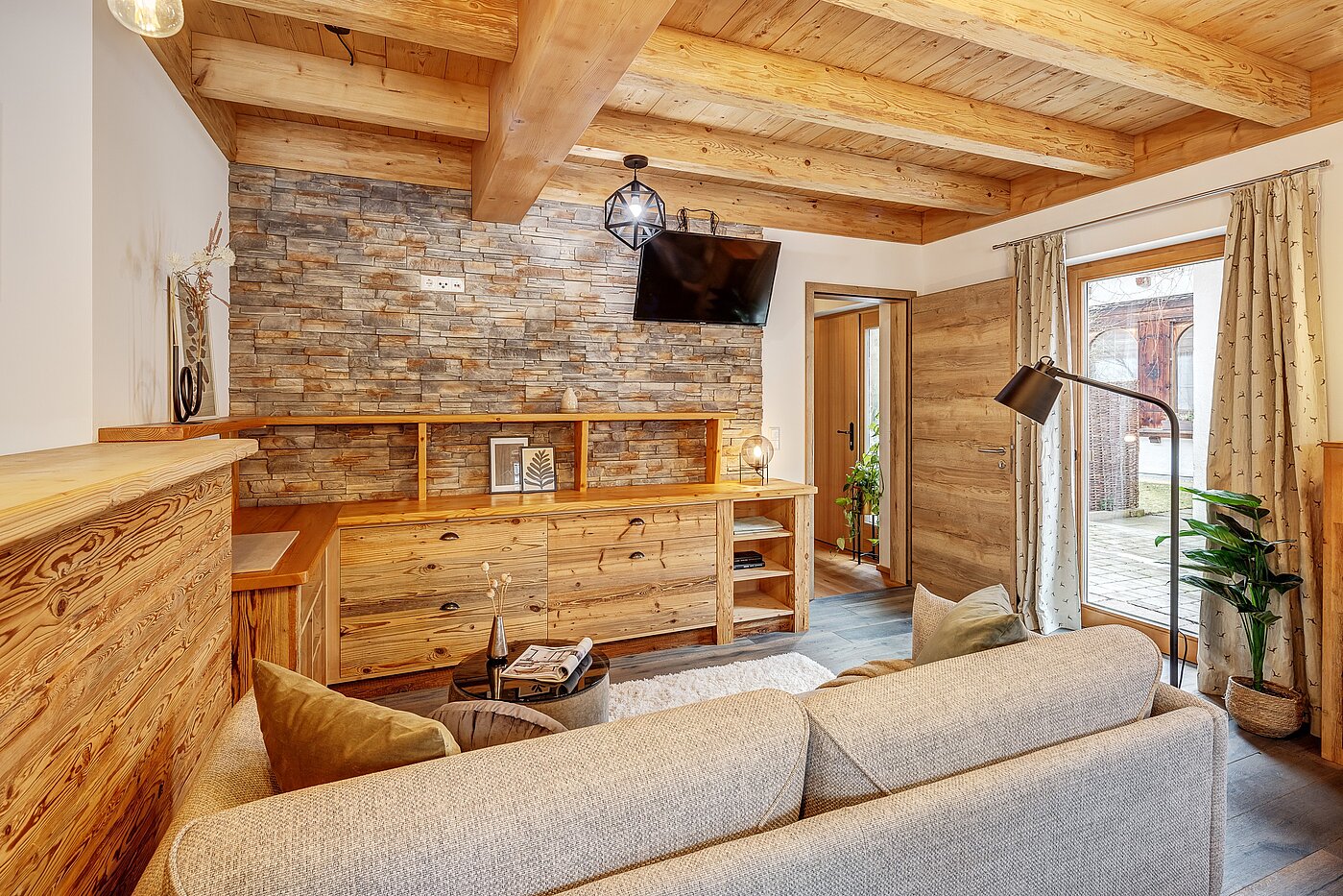 Appartement avec 6 pièces | 70095 | ...mit gemütlichem Sofa...