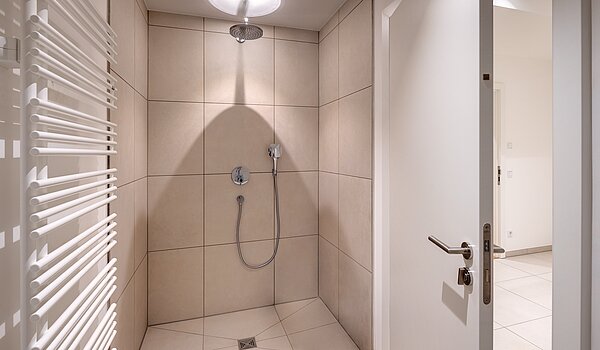 Terrassenwohnung avec 3 pièces | München-Harlaching | 70371 | Duschbad