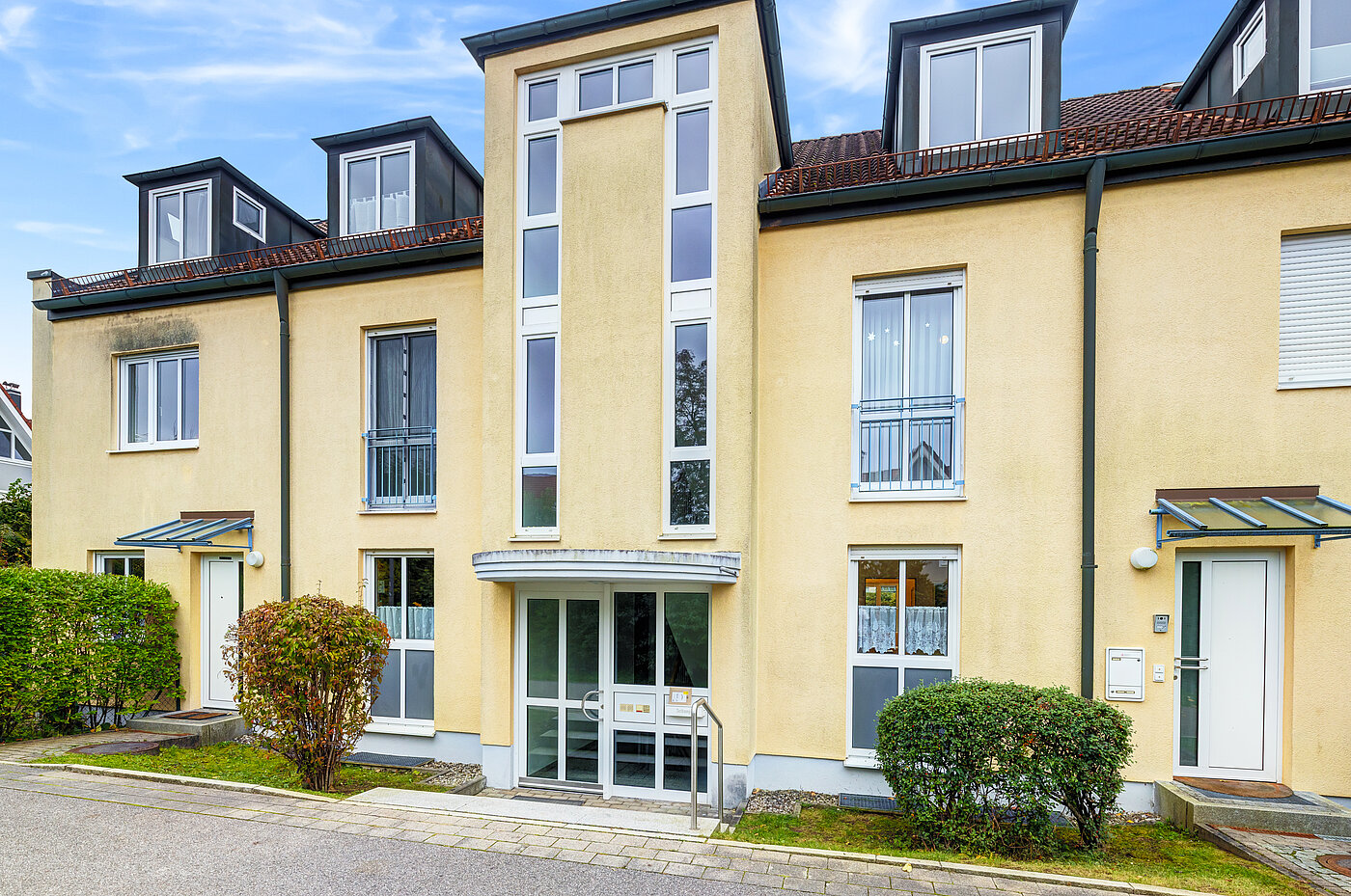 Appartement en duplex avec 4.5 pièces | 70295 | Gebäudeansicht