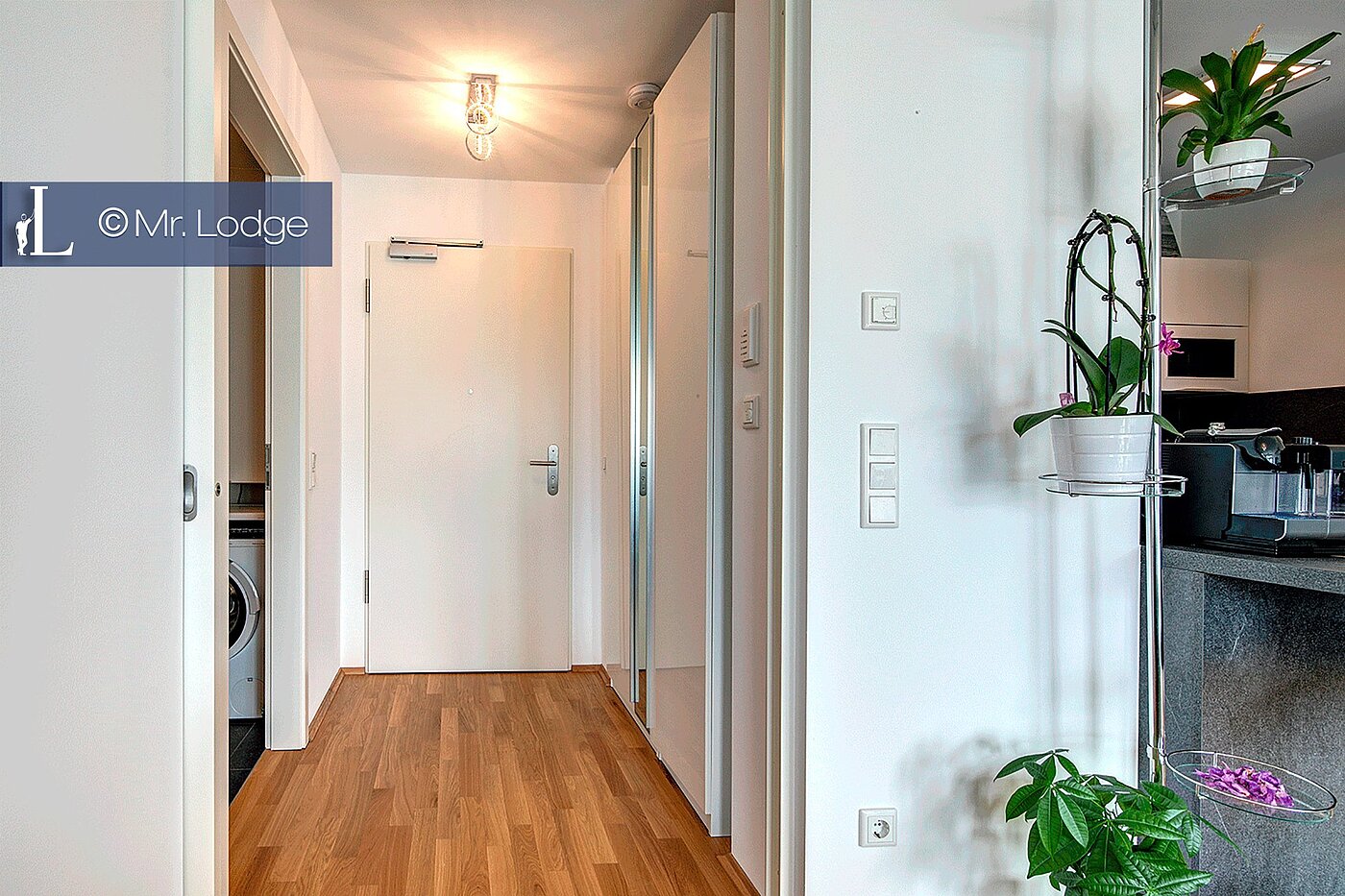 Appartement avec 2 pièces | München-Sendling-Westpark | 1801ML3 | Flur mit Einbauschrank