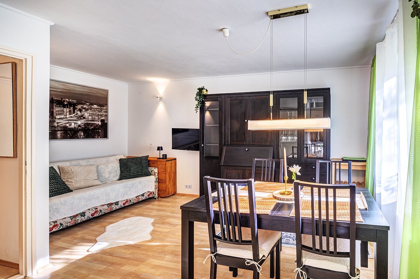Rez-de-chaussée surélevé avec 1 pièce | München-Bogenhausen | 70301 | Wohnbereich