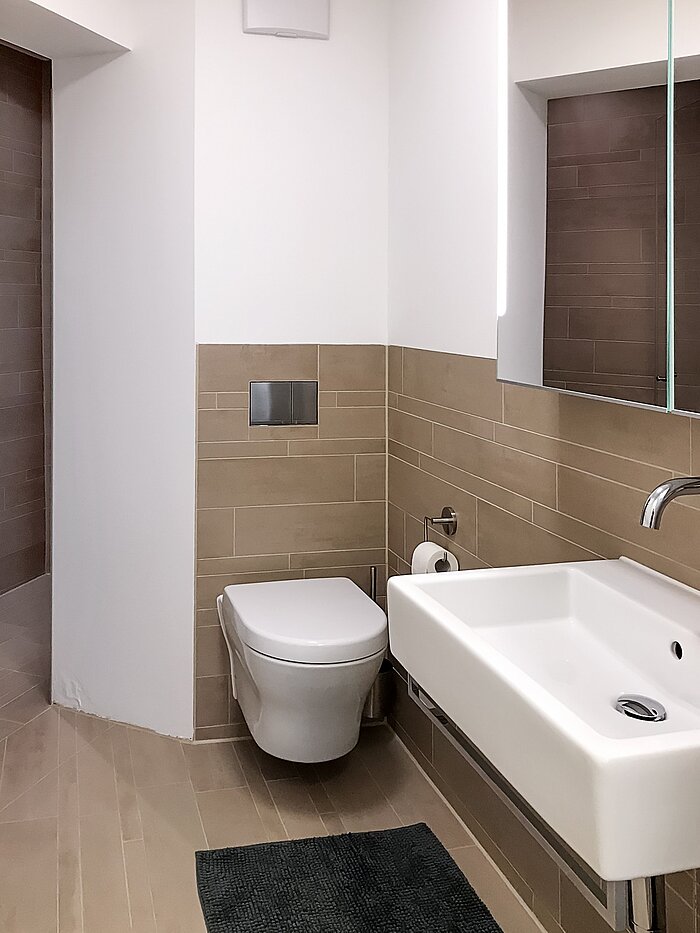 Appartement au rez-de-chaussée avec 1.5 pièces | München-Lehel | 70149 | ...gestalteten Bad