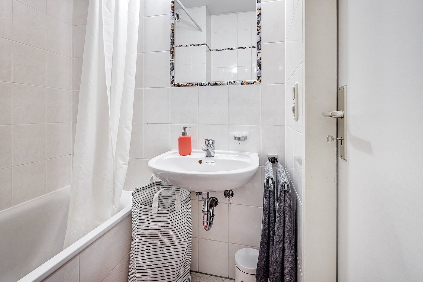 Appartement avec 1 pièce | München-Isarvorstadt | 2108ML10 | ... ganz in Weiß