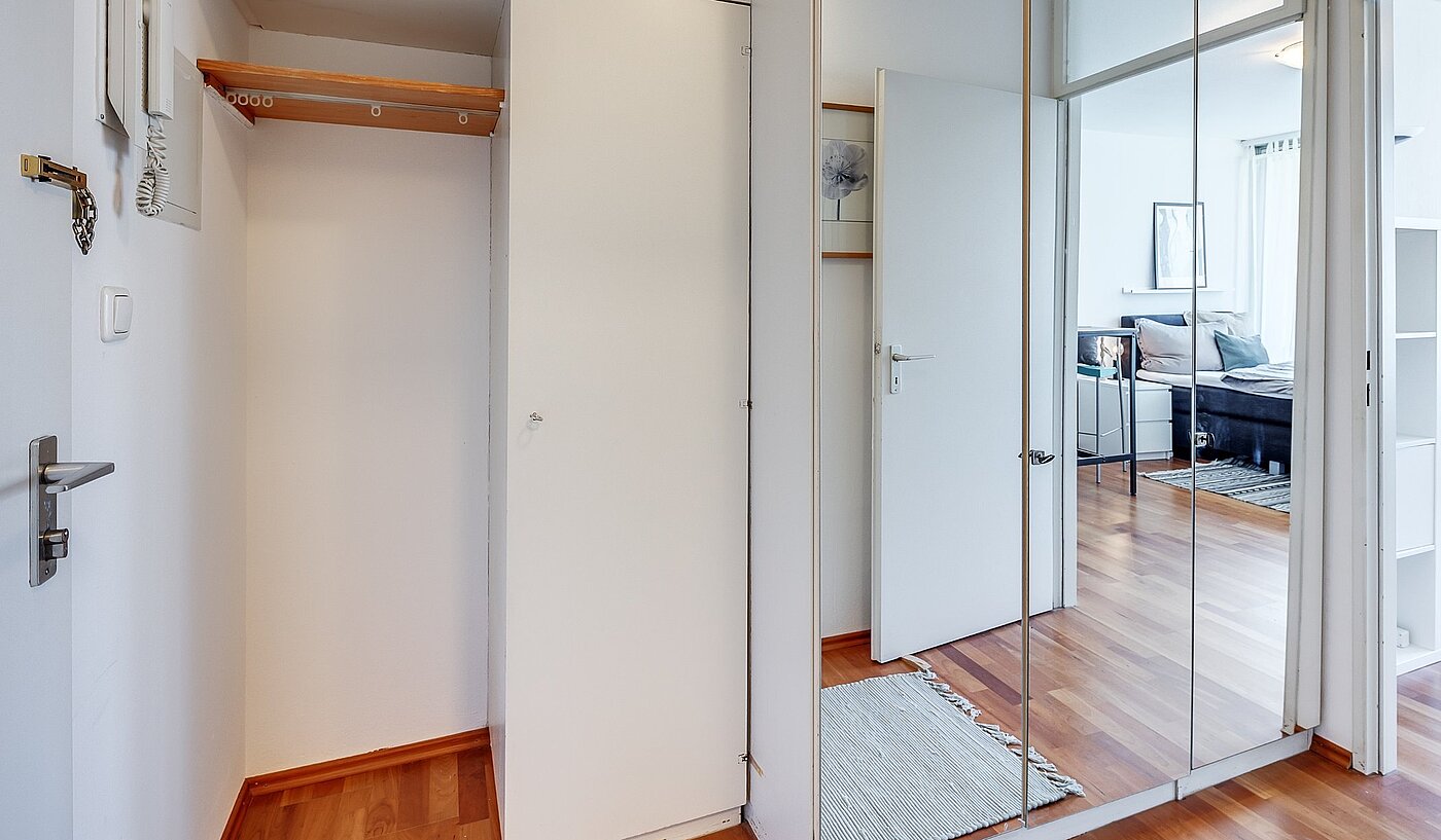 Appartement avec 1 pièce | München-Bogenhausen | 2103ML6 | Kleiderschrank mit Garderobe