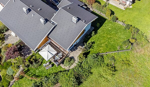 Maison d'angle mitoyenne avec 3 pièces | Kreuth | 70037 | Luftbild auf das Grundstück