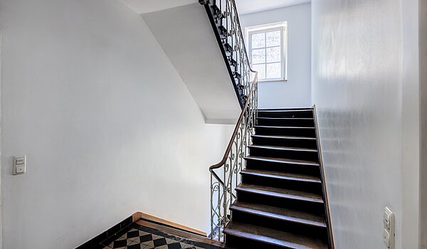 Appartement avec 1.5 pièces | München-Neuhausen | 70473 | Stilvolles Treppenhaus