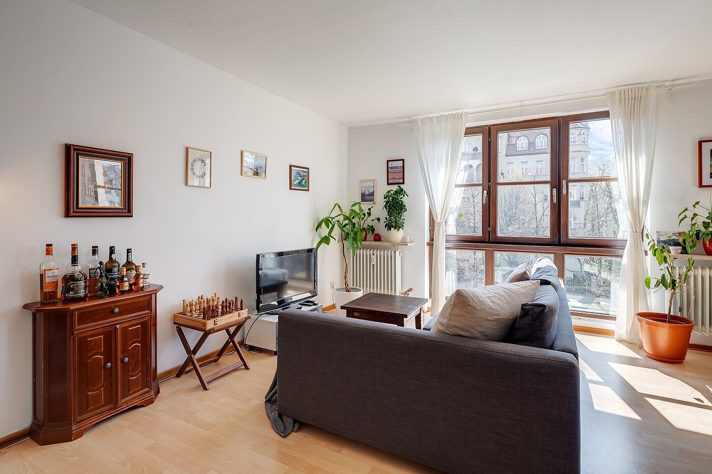 Appartement avec 2 pièces | München-Neuhausen | 2003ML5 | Helles Wohnzimmer mit...