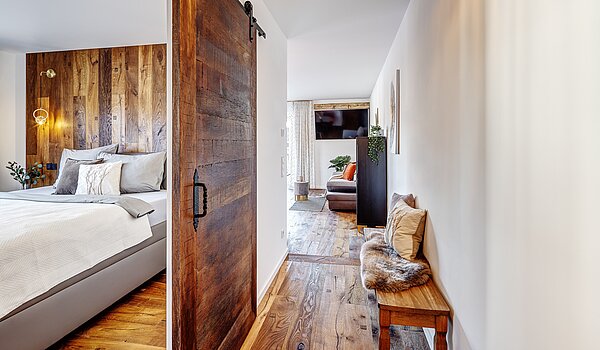 Appartement au rez-de-chaussée avec 2 pièces | Bad Wiessee | 700942 | Attraktive Altholztür zur räumlichen Trennung