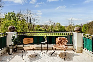 Moosach/Nymphenburg : Lumineux appartement de 1,5 pièces à proximité du château avec un flair idyllique