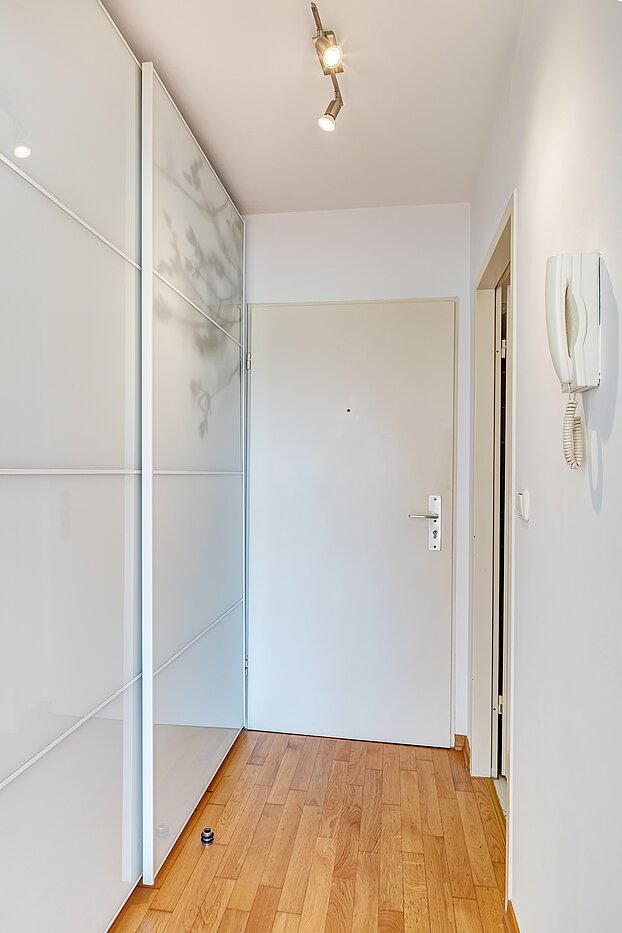 Apartment avec 2 pièces | München-Feldmoching | 70466 | Flur Richtung Eingang