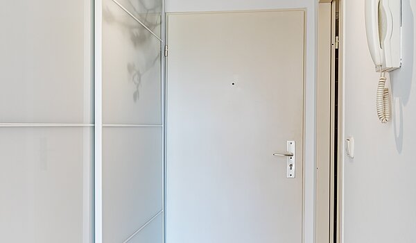 Apartment avec 2 pièces | München-Feldmoching | 70466 | Flur Richtung Eingang