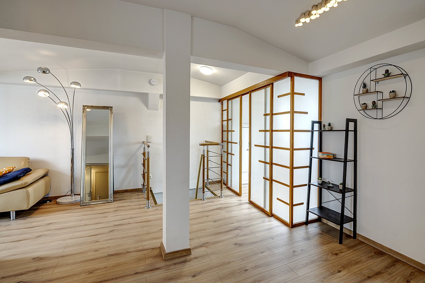 Appartement au dernier étage avec 4.5 pièces | München-Ludwigsvorstadt | 70461 | Wohnen / Essen