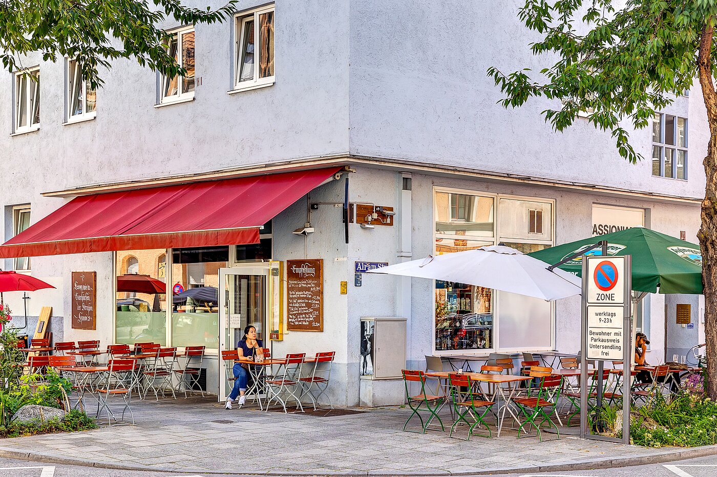 Appartement au dernier étage avec 1 pièce | München-Sendling | 700402 | Restaurants & Geschäfte
