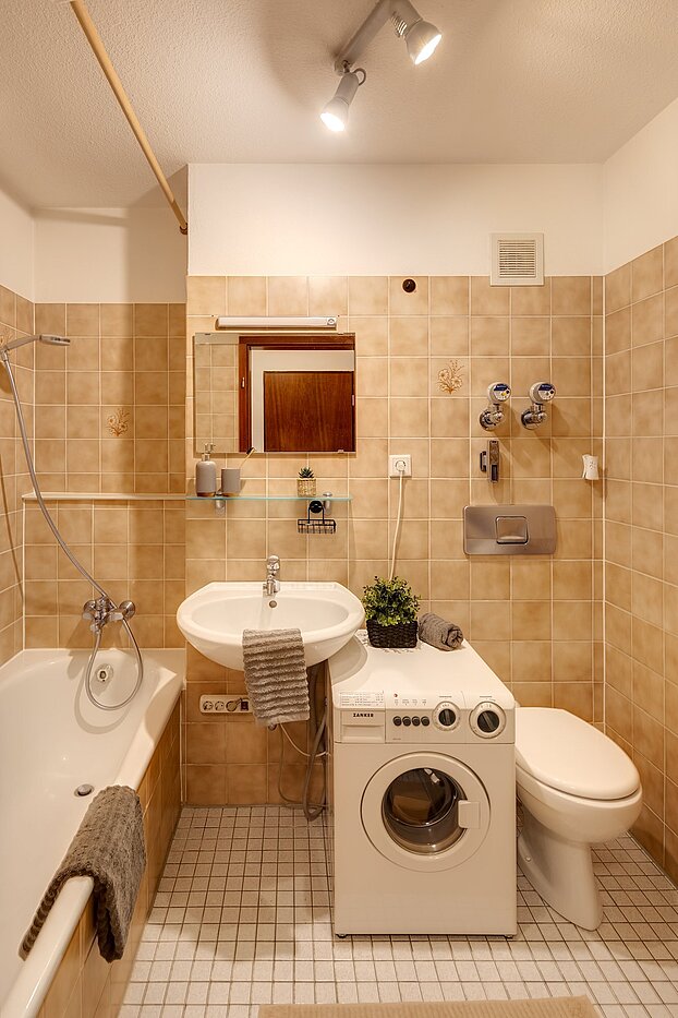 Appartement avec 2 pièces | München-Neuhausen | 2012ML5 | Bad mit Duschwanne und WM