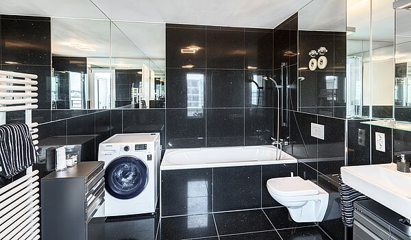 Penthouse avec 3 pièces | München-Riem | 70468 | ...und Badewanne