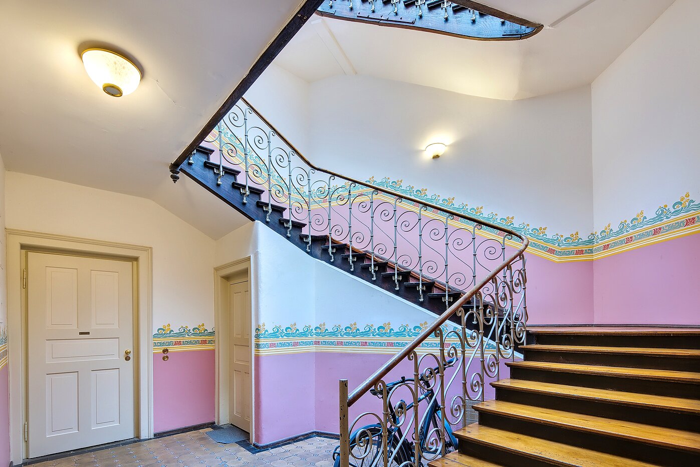 Appartement au rez-de-chaussée avec 1 pièce | München-Haidhausen | 70228 | Treppenhaus mit...