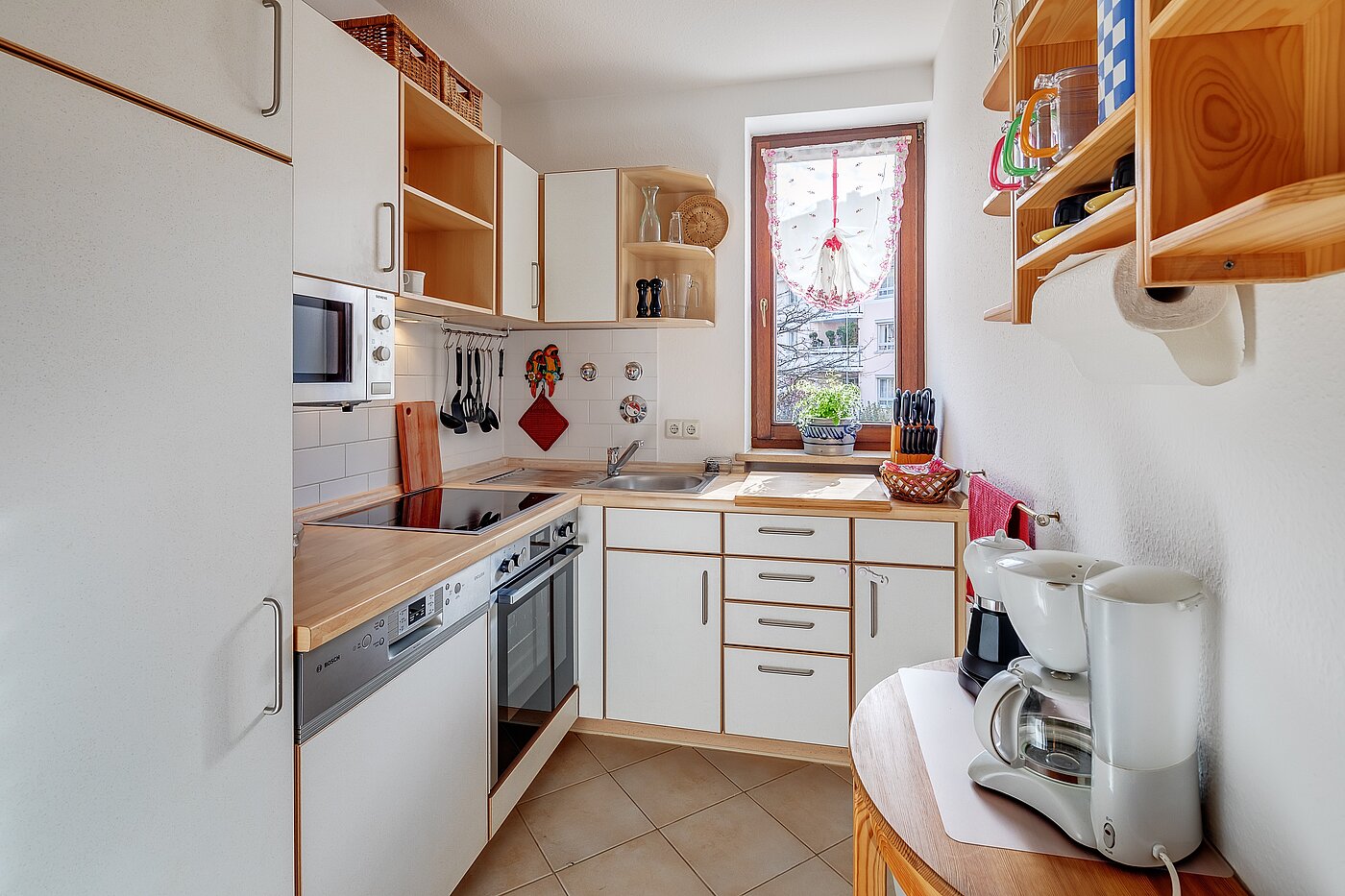 Appartement avec 2 pièces | München-Schwabing | 2205ML62 | Küche mit Fenster...