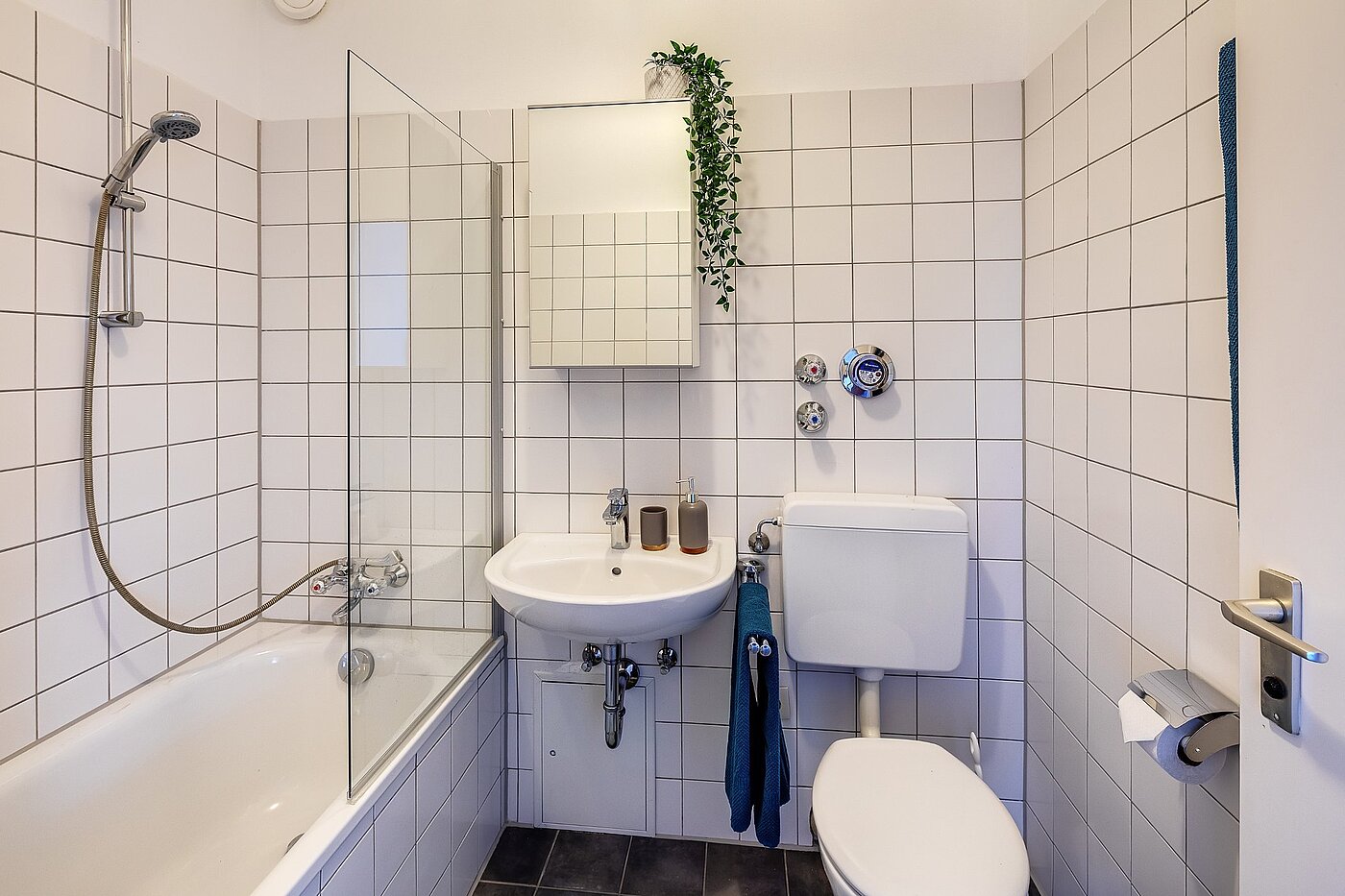 Appartement avec 1 pièce | München-Schwabing | 2007ML2 | Bad mit Badewanne