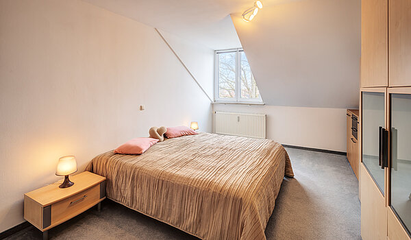 Appartement avec 2 pièces | Poing | 70373 | Komfortables Schlafzimmer...