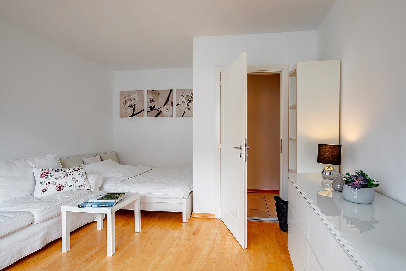 Appartement avec 2 pièces | München-Schwabing | 70130 | Wohn- und Schlafbereich..