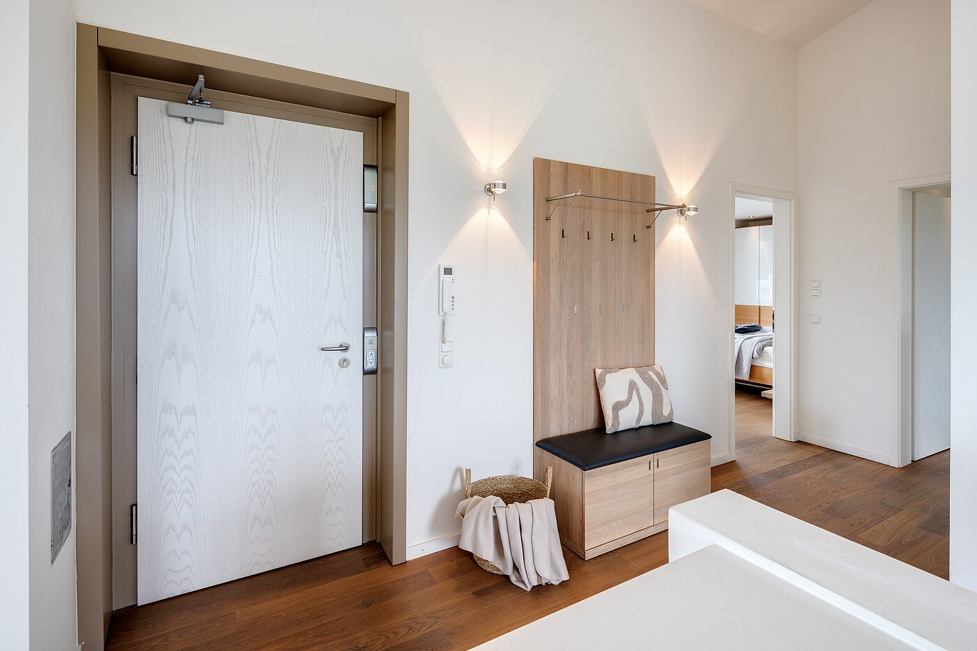 Penthouse avec 3.5 pièces | München-Oberföhring | 70237 | Wohnungseingangstüre mit...