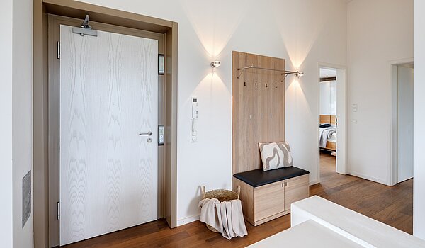 Penthouse avec 3.5 pièces | München-Oberföhring | 70237 | Wohnungseingangstüre mit...