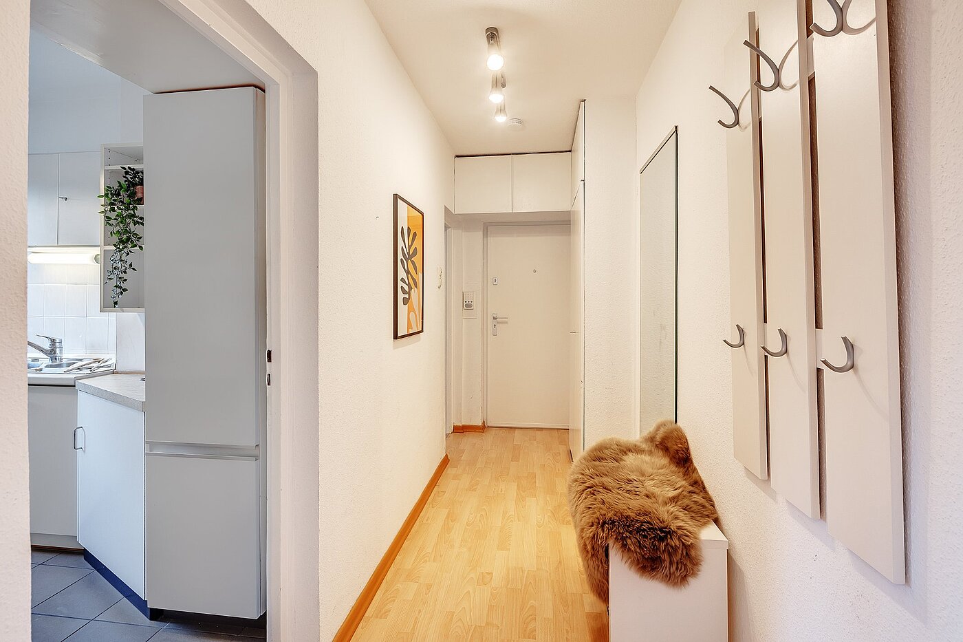 Appartement avec 1.5 pièces | München-Schwabing | 2011ML3 | Flur mit Einbauschrank...