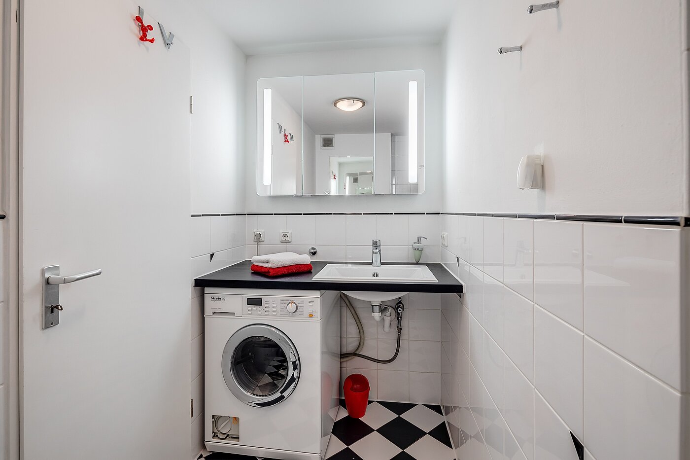 Appartement avec 2 pièces | München-Isarvorstadt | 70089 | Waschtrockner Kombination