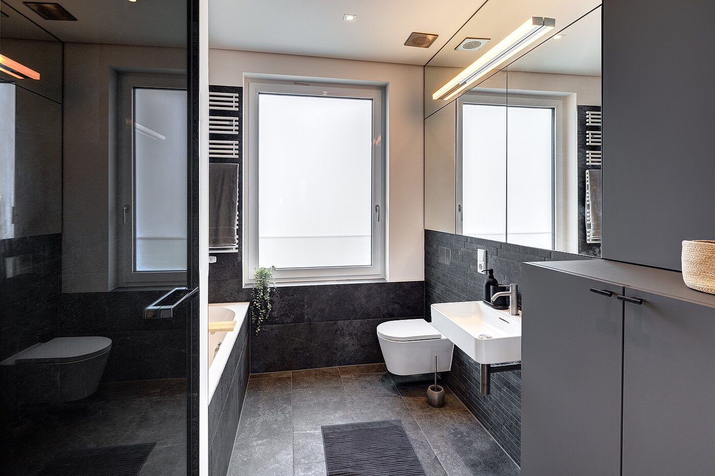Appartement avec 2 pièces | 70134 | Bad mit Dusche...