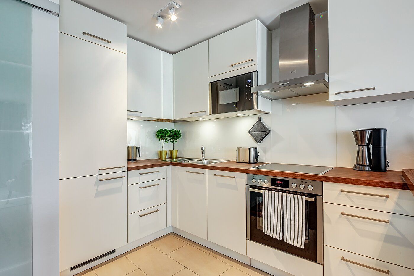 Appartement avec 2 pièces | München-Schwabing | 70434 | ...hochwertiger Einbauküche...