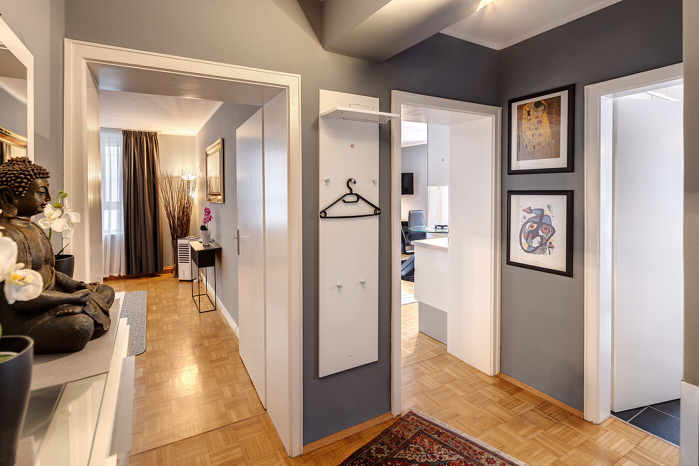 Appartement au rez-de-chaussée avec 2 pièces | 70219 | Vom Eingang kommend