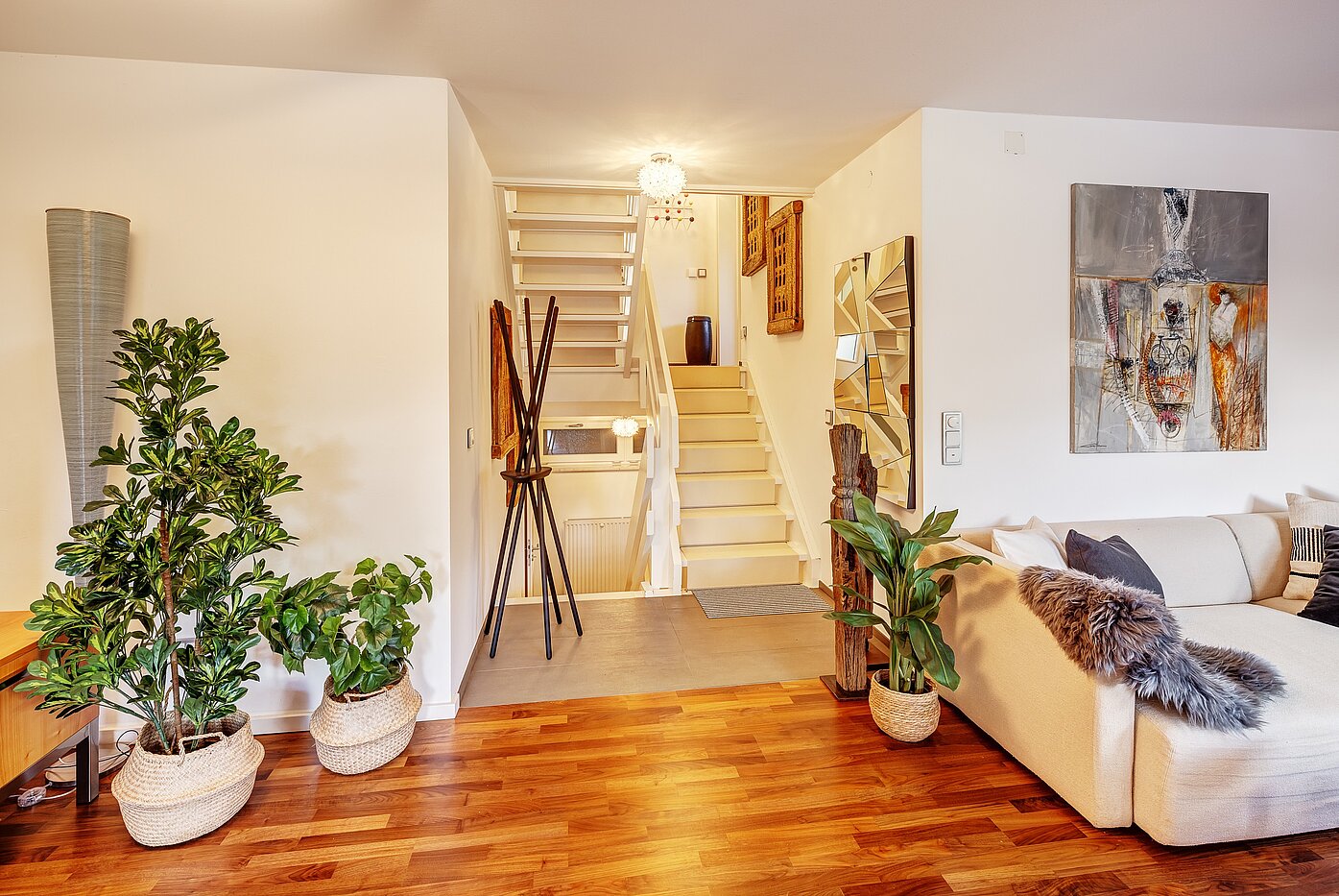 Maison d'angle mitoyenne avec 3 pièces | Kreuth | 70037 | Offenes Treppenhaus in den Wohnbereich