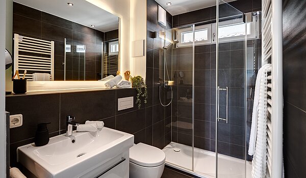 Penthouse avec 3.5 pièces | München-Oberföhring | 70237 | ...mit En Suite Duschbad...