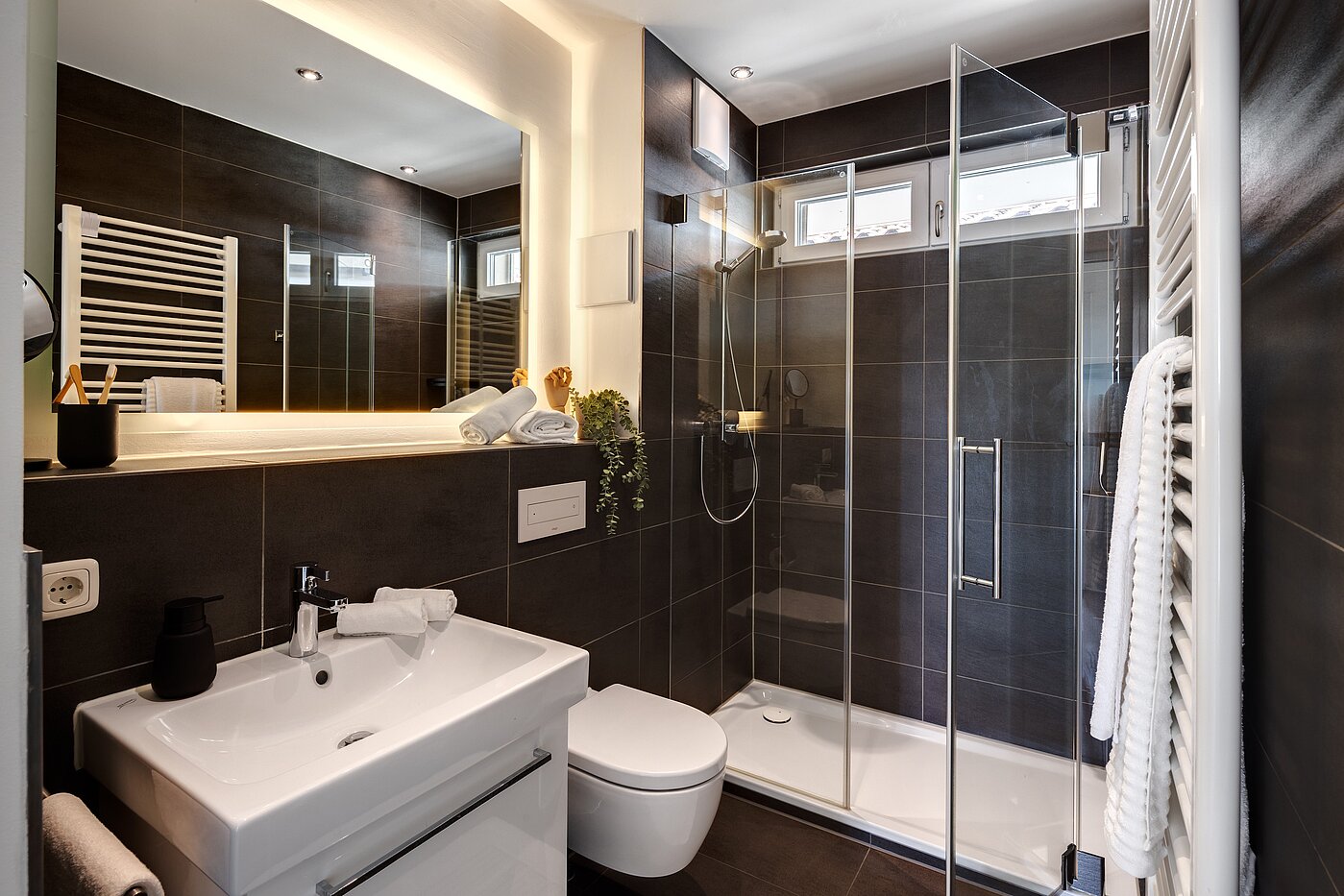 Penthouse avec 3.5 pièces | München-Oberföhring | 70237 | ...mit En Suite Duschbad...