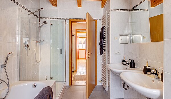 Appartement en duplex avec 3.5 pièces | München-Trudering | 703911 | ...mit Wanne und Dusche