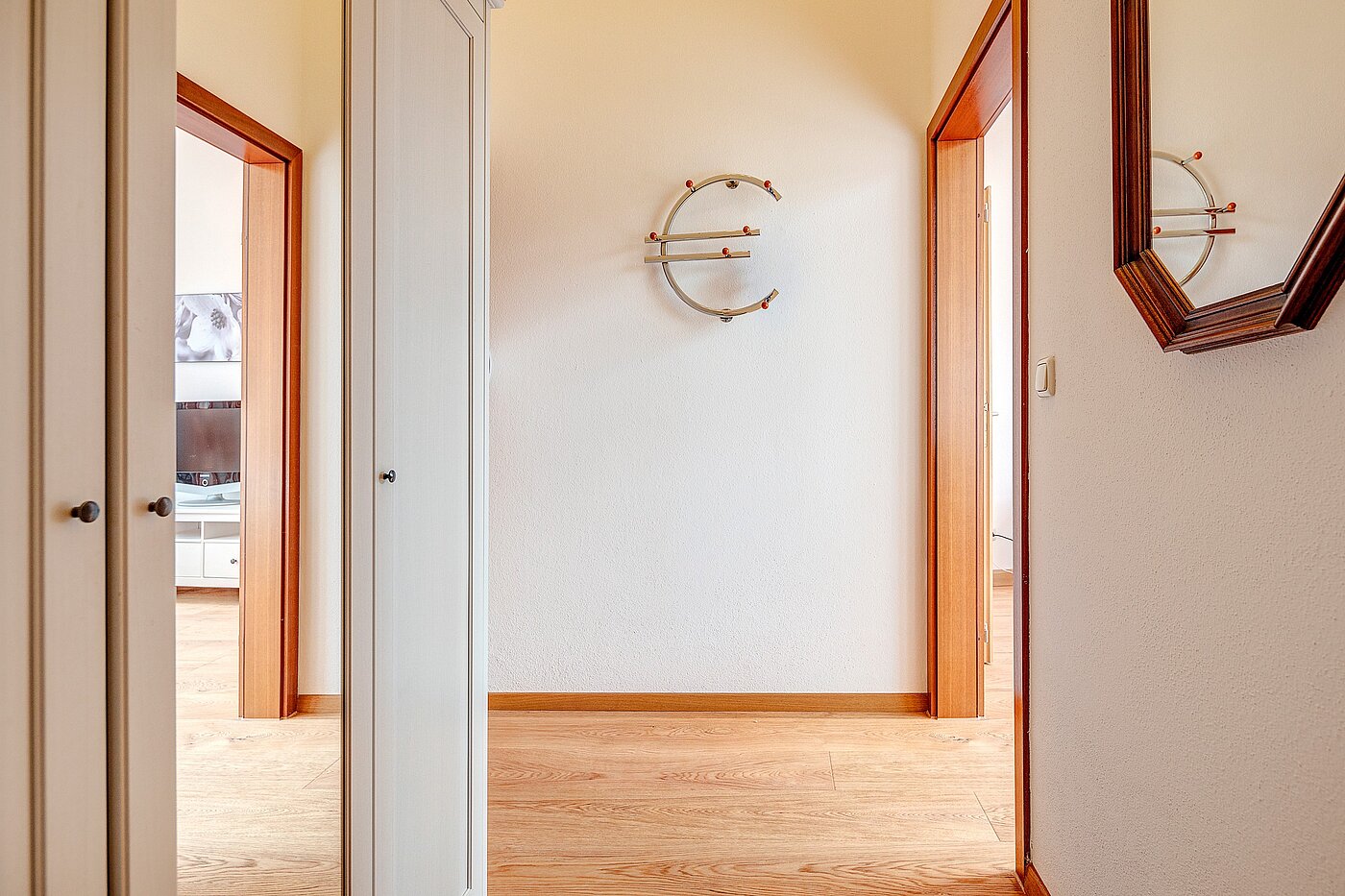 Appartement avec 1 pièce | München-Perlach | 2204ML8 | Geräumiger Flur mit...