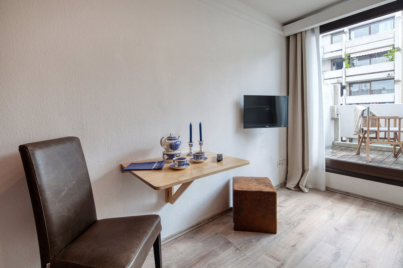 Apartment avec 1 pièce | München-Maxvorstadt | 70448 | Kleiner Tisch