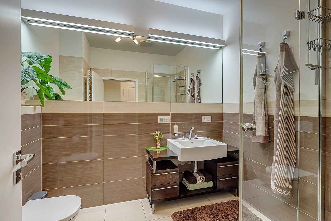 Appartement avec 1 pièce | München-Neuhausen | 70235 | Bad mit Dusche...