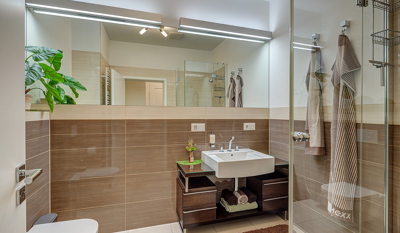 Appartement avec 1 pièce | München-Neuhausen | 70235 | Bad mit Dusche...