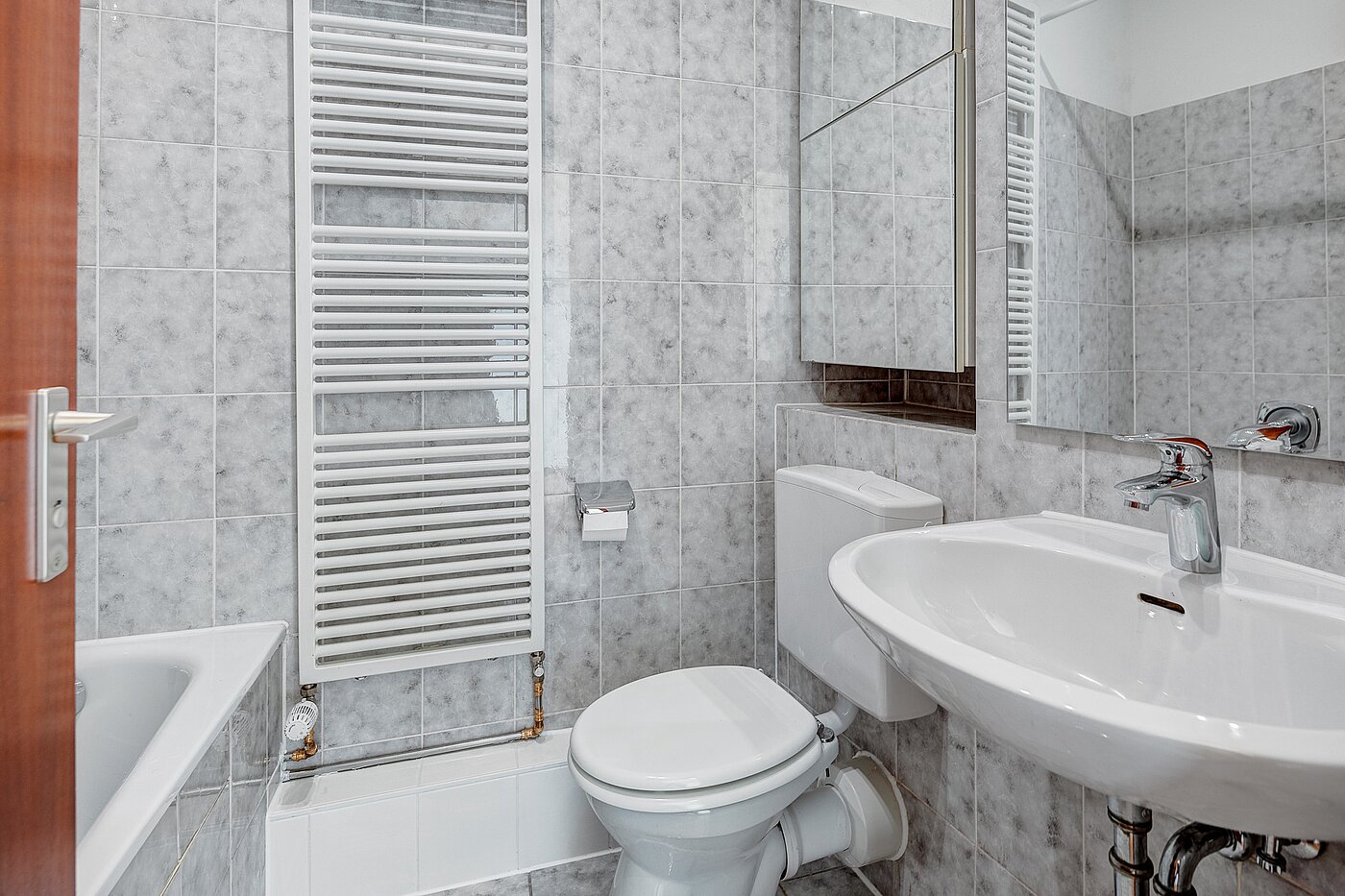 Appartement avec 1 pièce | München-Perlach | 2204ML8 | Bad mit Handtuchheizkörper...