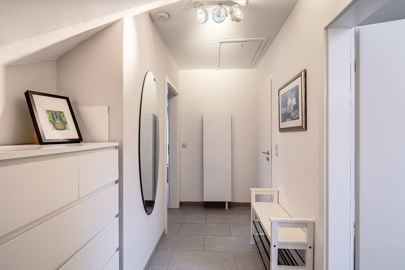 Appartement avec 2 pièces | Unterhaching | 2004ML7 | geräumige Diele