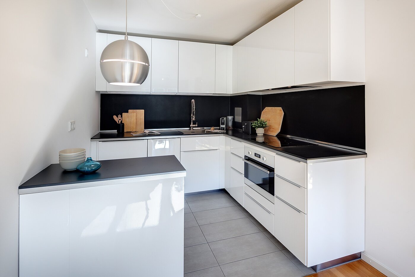 Appartement avec 2 pièces | München-Schwabing | 70278 | Weiße Einbauküche