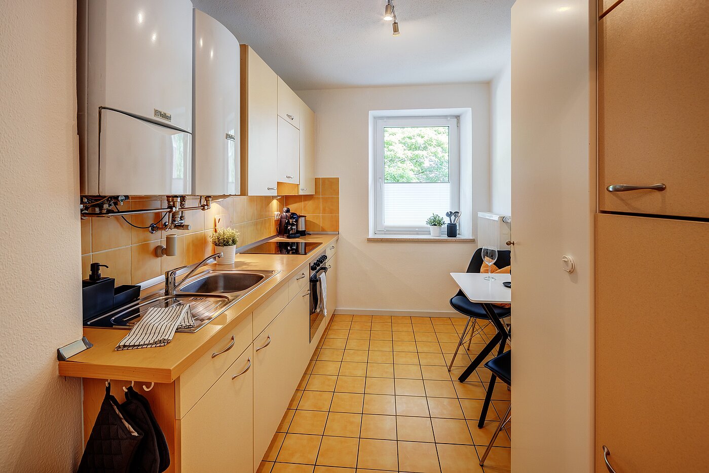 Appartement avec 2.5 pièces | München-Isarvorstadt | 70121 | Küche mit Fenster...