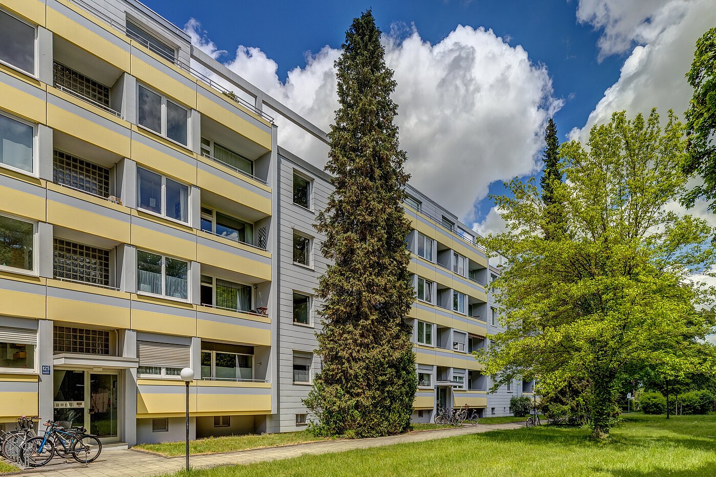 Terrassenwohnung avec 3.5 pièces | München-Berg am Laim | 123456 | Gebäudeansicht