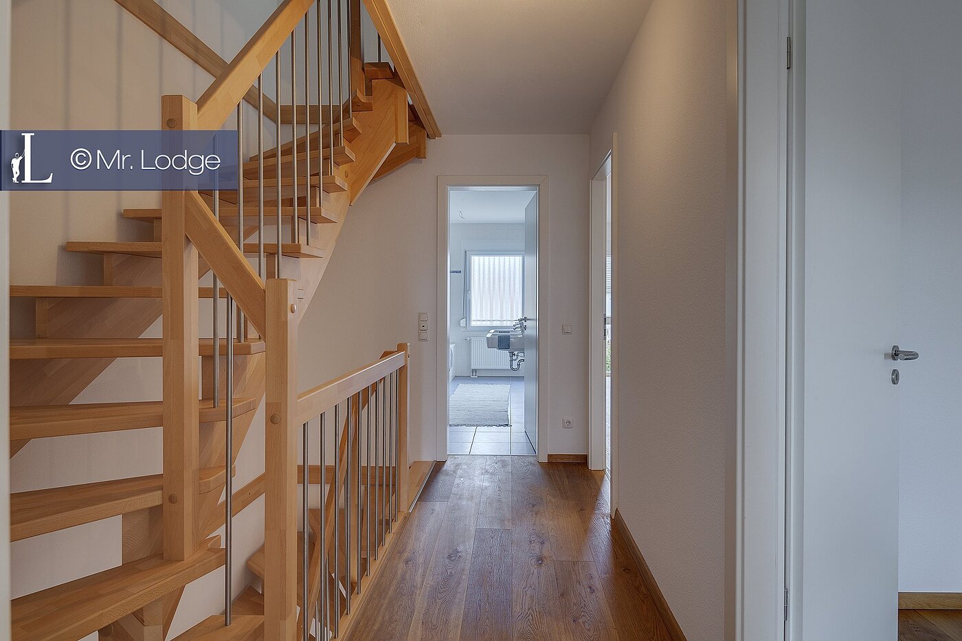 Appartement avec 5 pièces | München-Trudering | 1902ML4 | Geräumiges Treppenhaus
