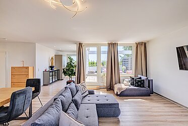 Berg am Laim : appartement exclusif avec terrasse sur le toit et aménagement spacieux