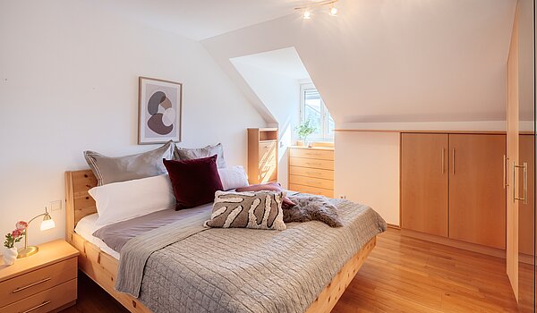 Appartement au dernier étage avec 3 pièces | 70501 | Schlafzimmer mit...