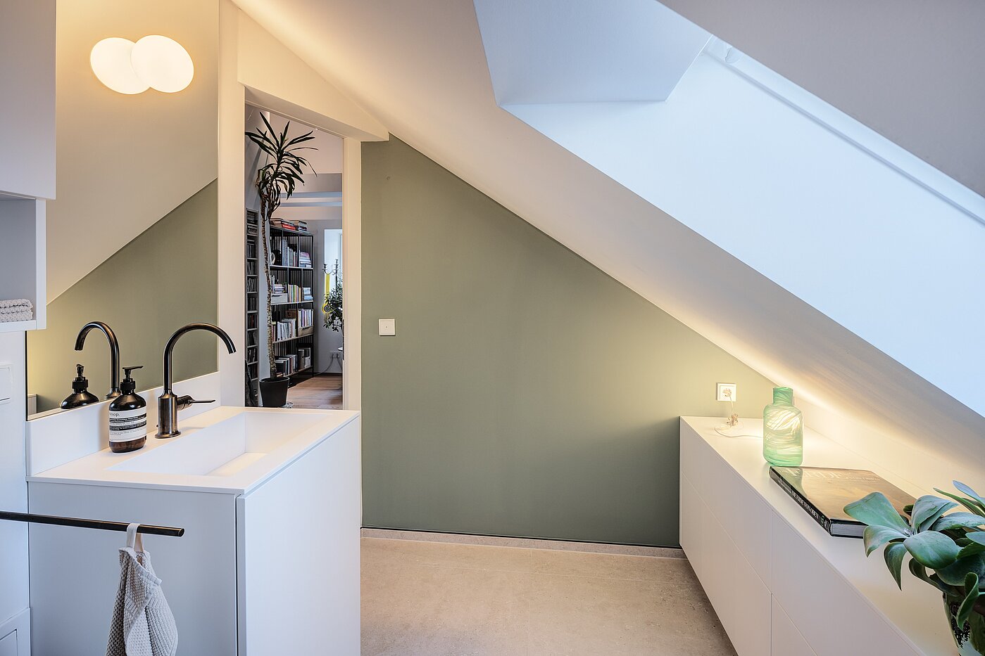 Maison d'angle mitoyenne avec 6 pièces | München-Trudering | 70191 | ...Waschtisch